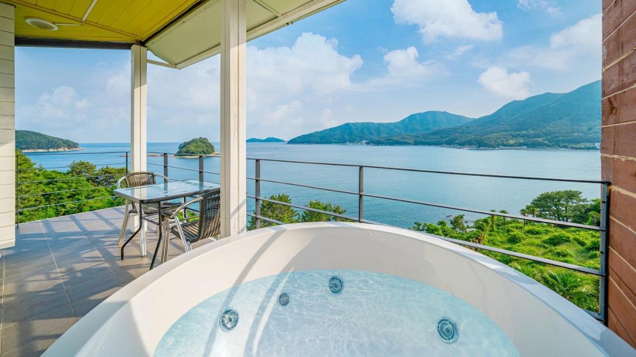 Arasol Pension Geoje Exterior photo